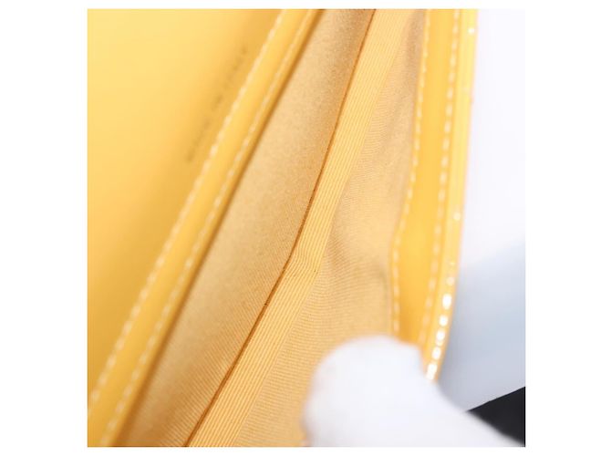 Chanel Timeless - Classic Double Flap Quilted Patent Small Giallo - vista 5