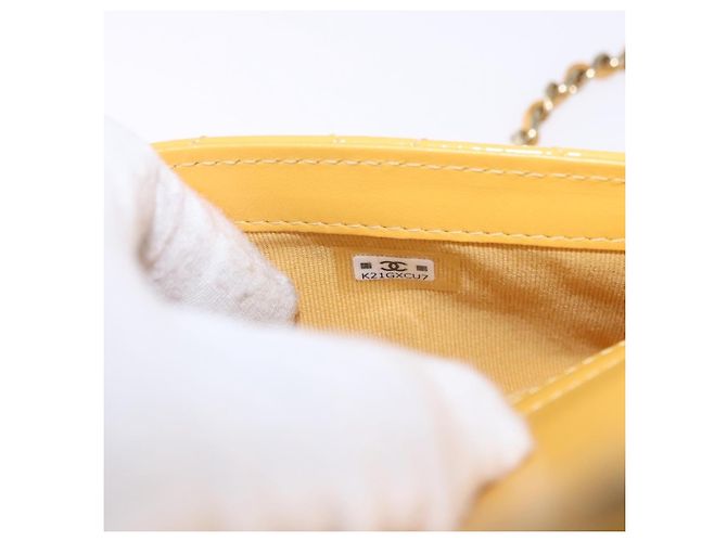 Chanel Timeless - Classic Double Flap Quilted Patent Small Giallo - vista 7