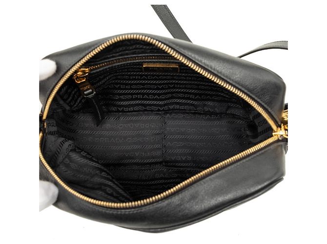 Borsa a tracolla in pelle nera con placca logo Triangle Prada Nero - vista 4