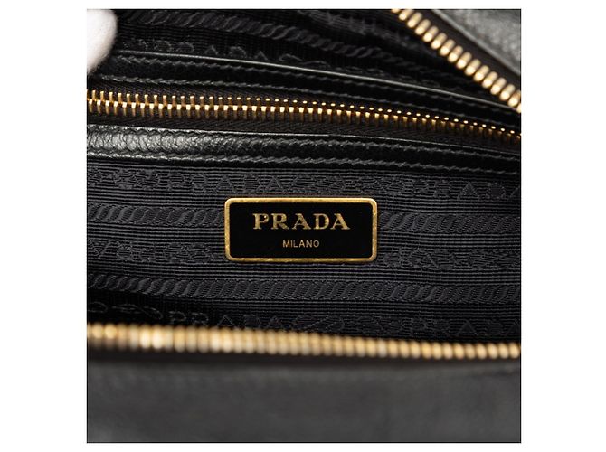 Borsa a tracolla in pelle nera con placca logo Triangle Prada Nero - vista 5