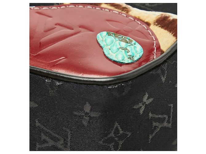 Borsa Louis Vuitton Monogram Satin Pochette Contes de Fées Nero - vista 4