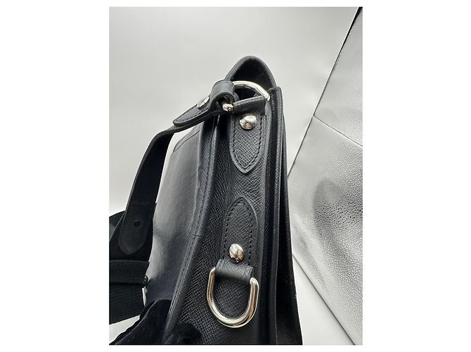 Borsa Messenger Louis Vuitton Taiga Nero - vista 4