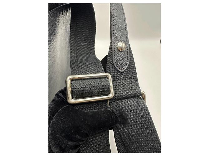 Borsa Messenger Louis Vuitton Taiga Nero - vista 6