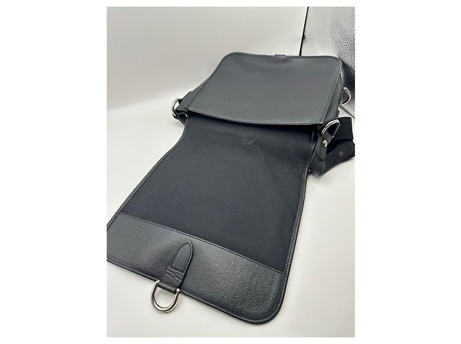 Borsa Messenger Louis Vuitton Taiga Nero - vista 8