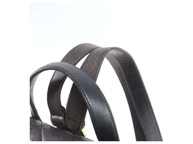 Zaino e borsa a tracolla Chanel in pelle d'agnello matelassé con catena Nero - vista 2