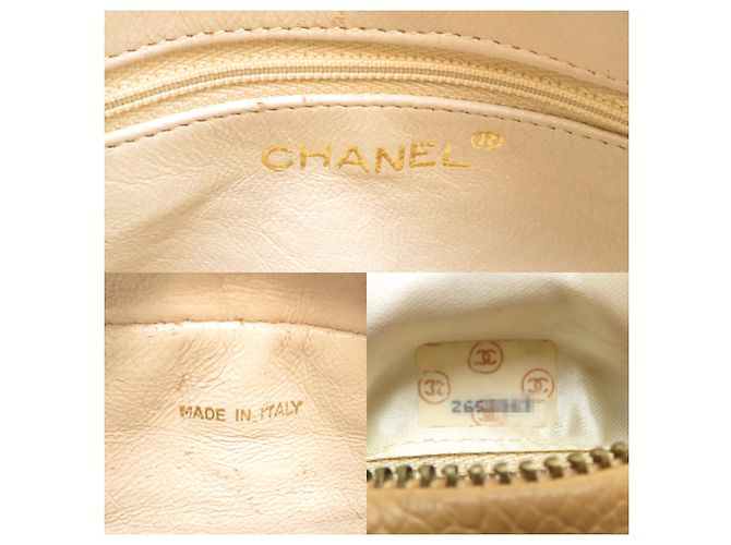 Borsa a tracolla Chanel in vitello martellato beige - vista 7