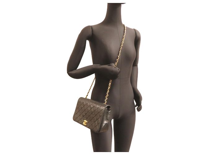 Borsa a tracolla Chanel Matelassé 23 con catena Nero - vista 8