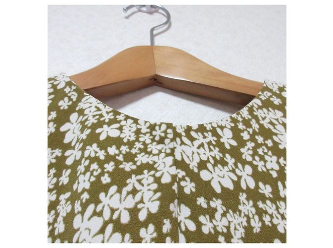 Autre Marque Mila Owen Kleid mit Blumenprint Grün Olivgrün - Ansicht 3