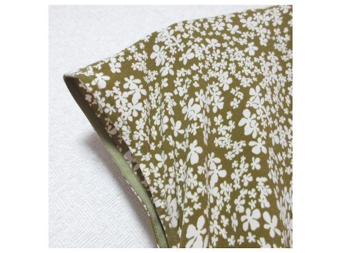 Autre Marque Mila Owen Kleid mit Blumenprint Grün Olivgrün - Ansicht 4
