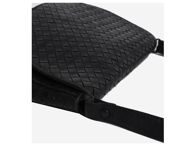 Bottega Veneta Borsa a tracolla con patta Intrecciato nera Nero - vista 3