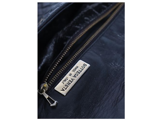 Bottega Veneta Borsa a tracolla con patta Intrecciato nera Nero - vista 7