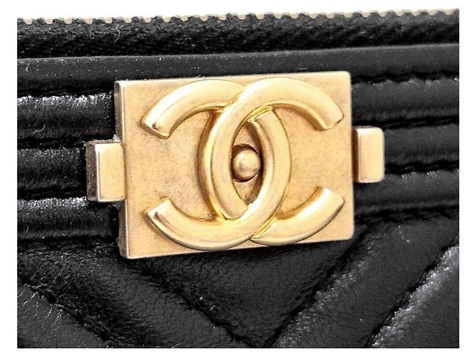 Chanel Boy Clutch New Medium in nappa chevron Nero - vista 5