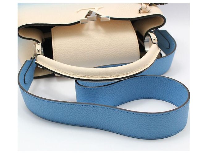 Louis Vuitton Borsa a tracolla Capucines PM in pelle taurillon Blu - vista 6