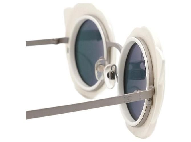 Chanel Gafas de sol para mujer White Camellia Round con lentes rosas Blanco - vista 4