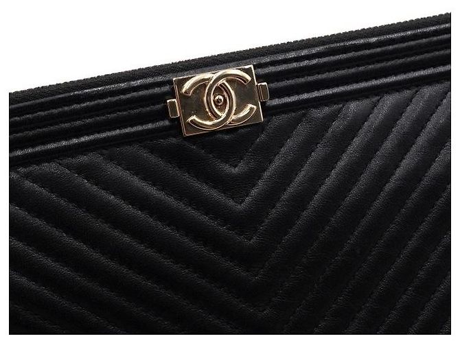 Chanel Bolso Clutch Boy Medium Chevron Negro - vista 10