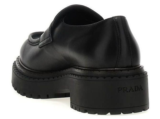 Prada Mocassins avec logo triangle émaillé - vue 6