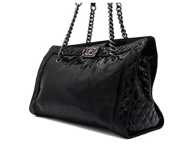 Chanel Borsa a tracolla Reverso Boy in vernice nera con catena Nero - vista 2