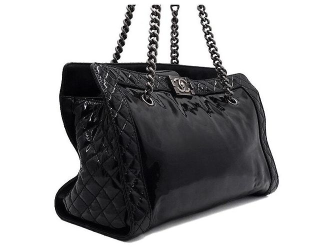 Chanel Borsa a tracolla Reverso Boy in vernice nera con catena Nero - vista 3