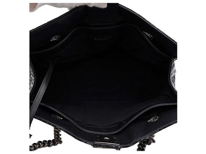 Chanel Borsa a tracolla Reverso Boy in vernice nera con catena Nero - vista 5