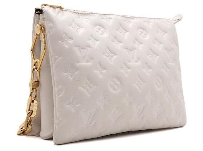 Louis Vuitton Borsa a tracolla Coussin PM Cream Monogram Bianco - vista 4