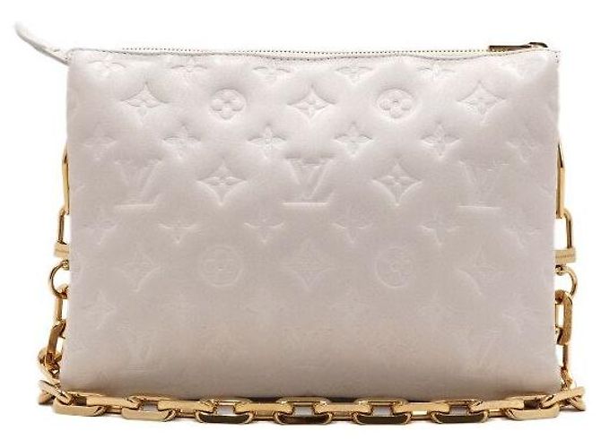 Louis Vuitton Borsa a tracolla Coussin PM Cream Monogram Bianco - vista 5