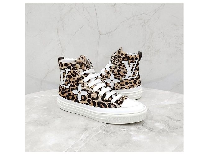 Louis Vuitton Sneakers con patch ricamato leopardato Argento - vista 3