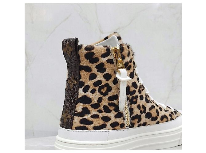 Louis Vuitton Sneakers con patch ricamato leopardato Argento - vista 7