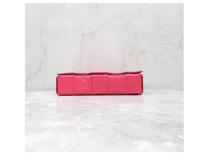 Bottega Veneta Borsa a tracolla Cassette Intrecciato Rosa - vista 7
