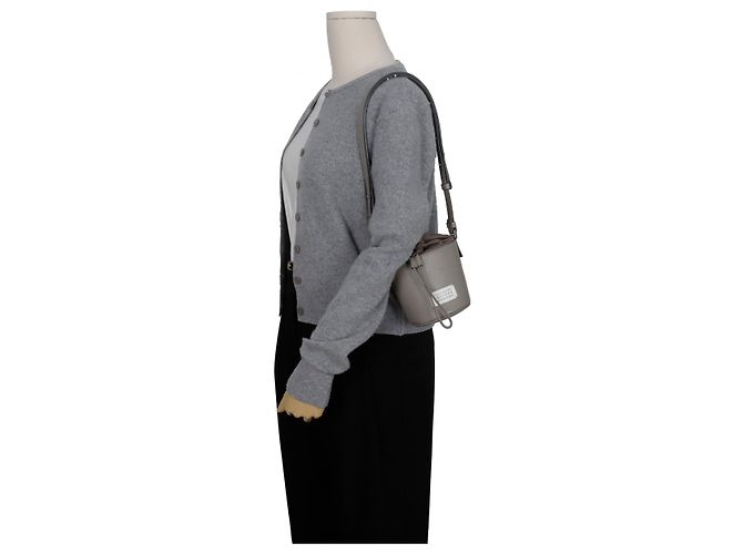 Maison Martin Margiela Borsa Micro Bucket a Spalla e Tracolla Marrone - vista 11