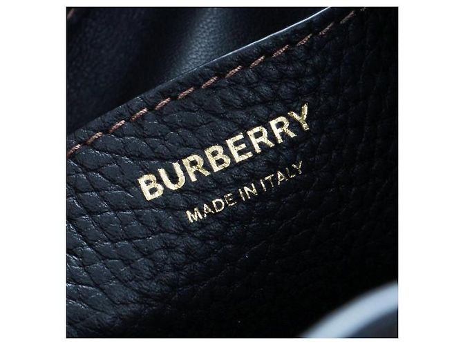 Burberry Piccola borsa bucket TB in pelle grana Nero - vista 7