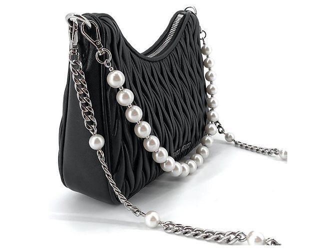 Miu Miu Borsa a tracolla in Nappa con catena di perle, borsa hobo a tracolla Nero - vista 12