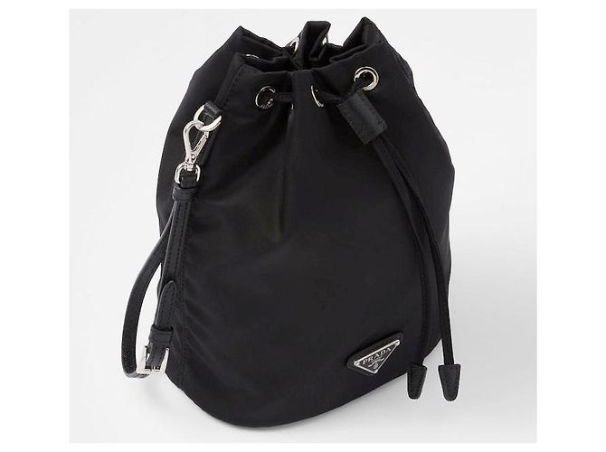 Prada Pouch in Re-Nylon - vista 2
