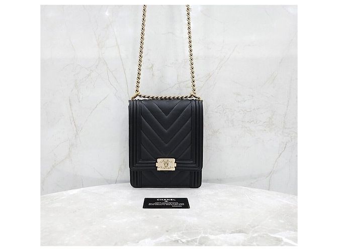 Chanel Borsa Satchel Boy Chevron Black Gold Series Nero - vista 10