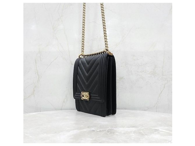 Chanel Borsa Satchel Boy Chevron Black Gold Series Nero - vista 2