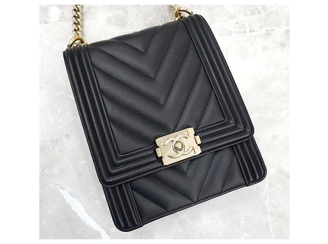 Chanel Borsa Satchel Boy Chevron Black Gold Series Nero - vista 4