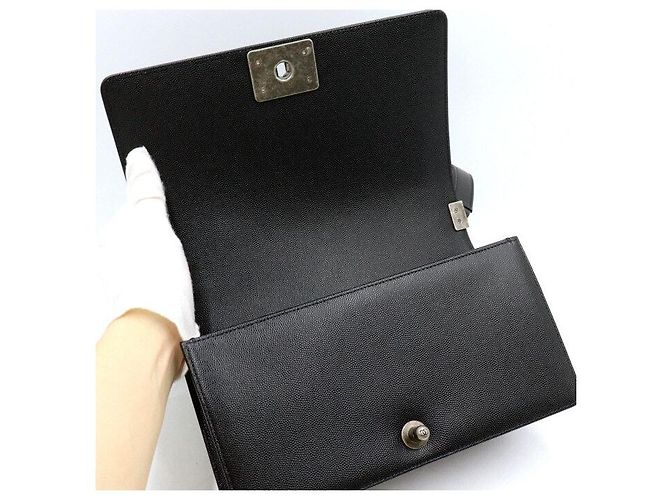 Chanel Borsa a tracolla Boy Caviar Medium Flap con catena argentata Nero - vista 6