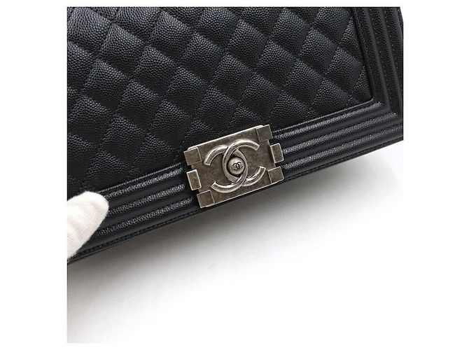 Chanel Borsa a tracolla Boy Caviar Medium Flap con catena argentata Nero - vista 8