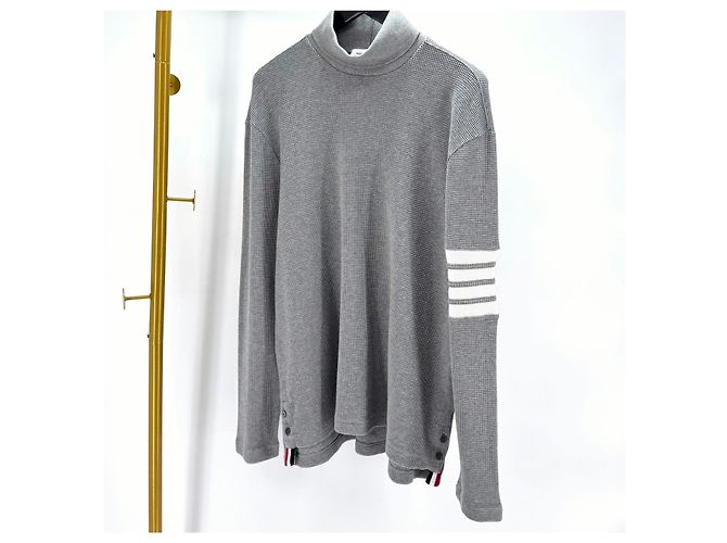 Thom Browne Rollkragenpullover aus Waffelstrick in Grau mit diagonalen Streifen Braun - Ansicht 2