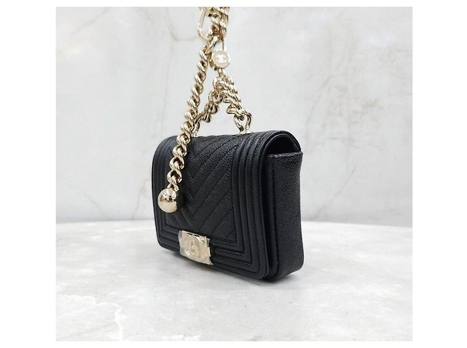 Chanel Mini borsa a cintura New Boy in vitello chevron nero - vista 2