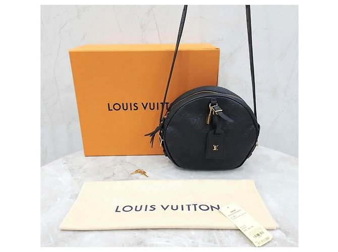 Louis Vuitton Borsa Crossbody LV Empreinte Bouclée Shoppe Supple MM - view 8