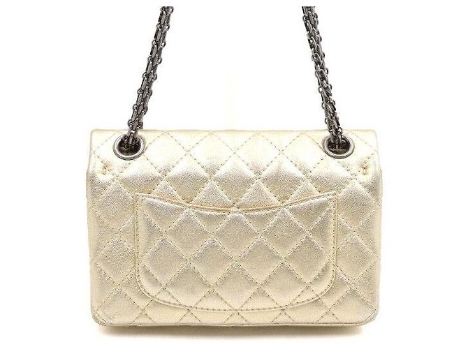 Chanel Vintage Mini Schultertasche aus Kalbsleder Golden - Ansicht 4