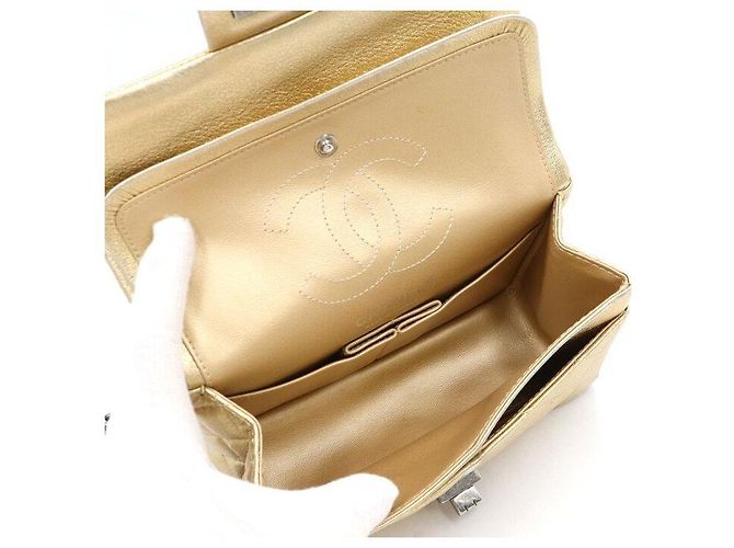 Chanel Vintage Mini Schultertasche aus Kalbsleder Golden - Ansicht 5