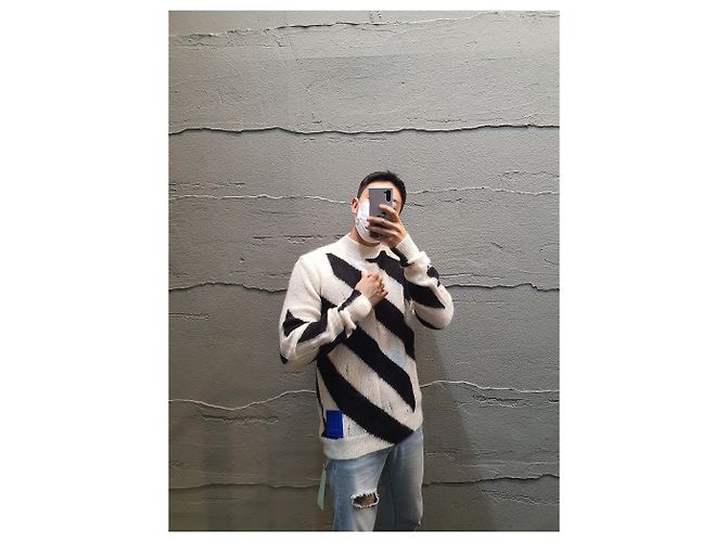 Off White Pull en maille mohair pour hommes Argenté - vue 3