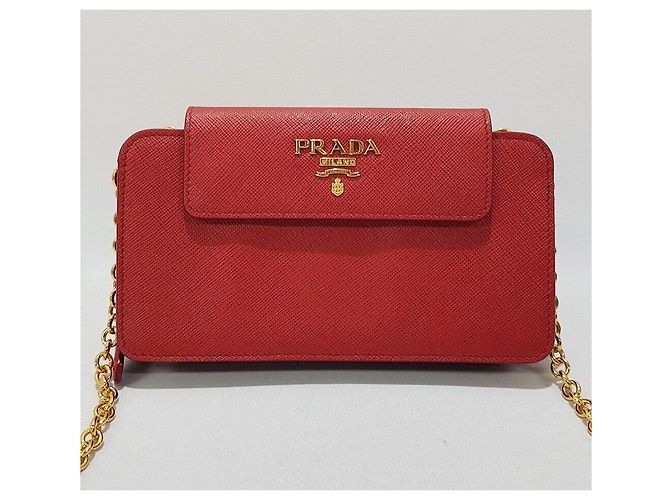 Prada Bolsa Crossbody de Saffiano com Aba e Corrente - vista 2