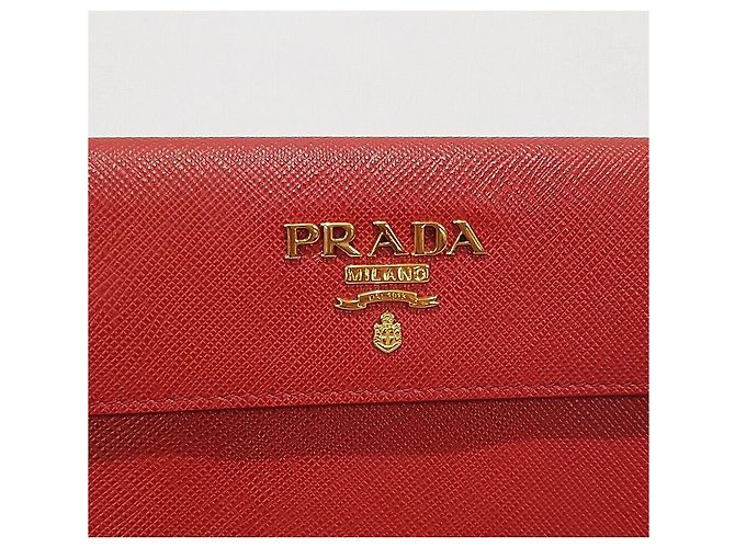Prada Bolsa Crossbody de Saffiano com Aba e Corrente - vista 3