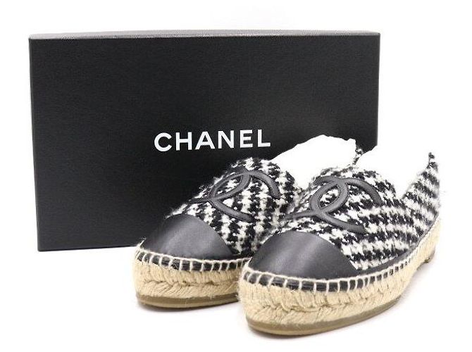 Chanel Sneakers Espadrilles in Tweed con Logo CC Nero da Donna - vista 7