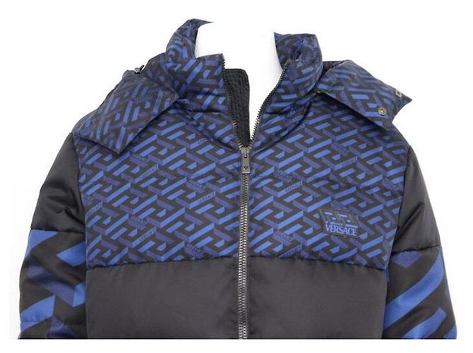 Versace Casaco acolchoado com capuz para homem em penugem de ganso com estampado Greca Azul - vista 2