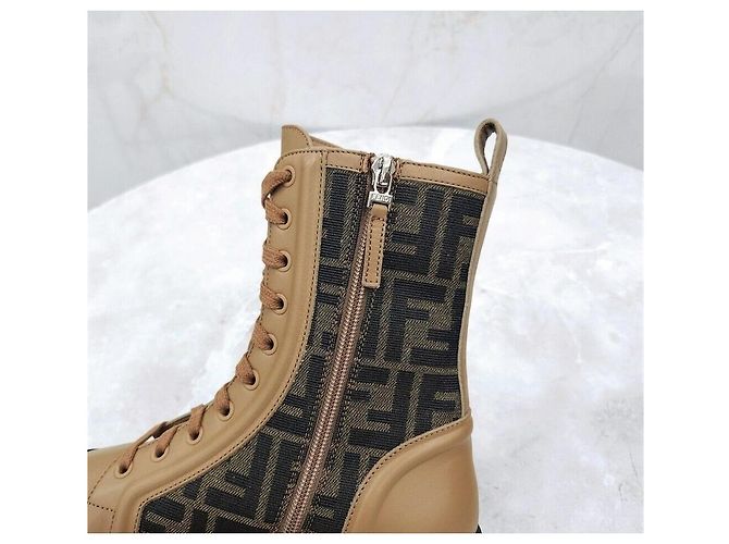 Fendi Domino Flache Stiefel aus FF-Jacquard Mehrfarben - Ansicht 6