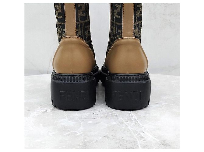 Fendi Domino Flache Stiefel aus FF-Jacquard Mehrfarben - Ansicht 8