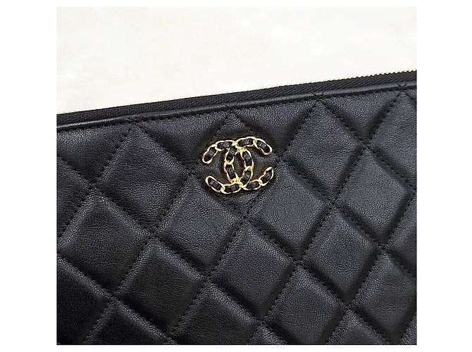 Chanel Clutch Medium Nera con Dettagli Oro No. Nero - vista 4